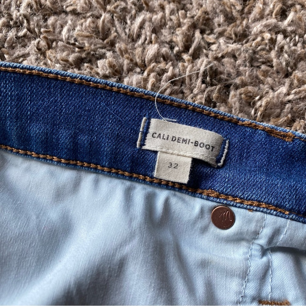 Madewell Cali Demi-Boot Mid Rise Jeans in Kemper Wash: Back-Seam Edition EUC 32 - Picture 7 of 12